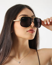 Cargar imagen en el visor de la galería, ELEGANCIA-DORADA / NEGRO